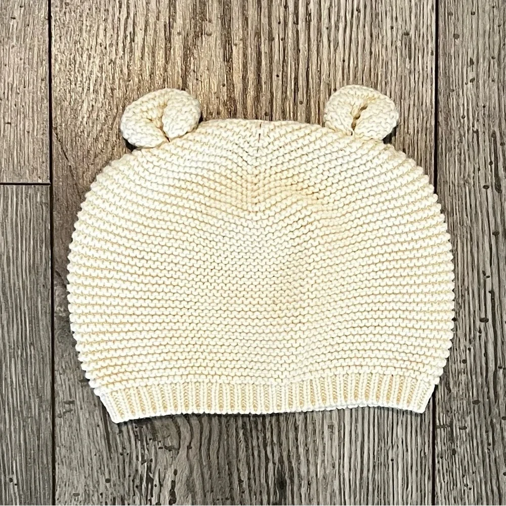 Baby Gap Knit Bear Beanie Hat 6-12 Months Cream